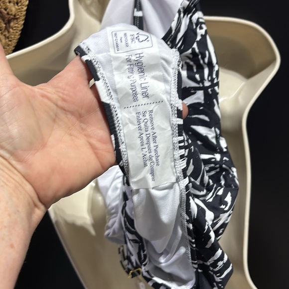 Leilani removable pads, adjustable straps,sweetheart neckline,ruched, 1pc swim - Picture 10 of 13